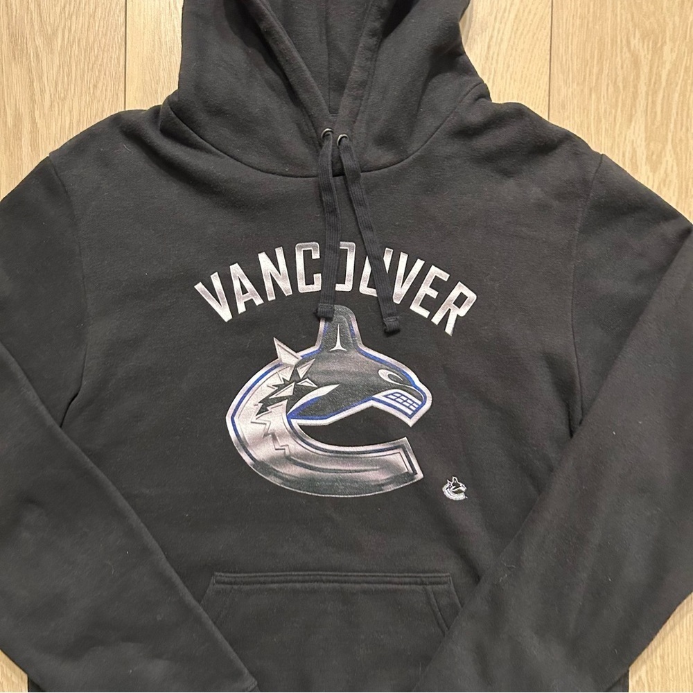Fanatics Vancouver Canucks Primary Logo Pullover Hoodie Size Medium Black - Picture 2 of 5